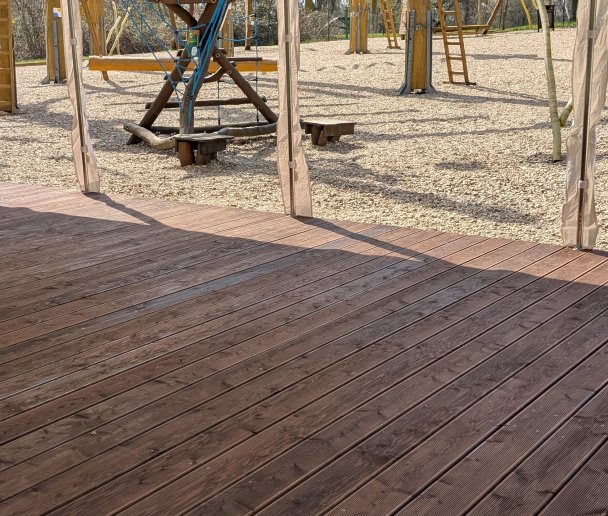 Dodávka materiálů - terasa pro lanové centrum 2